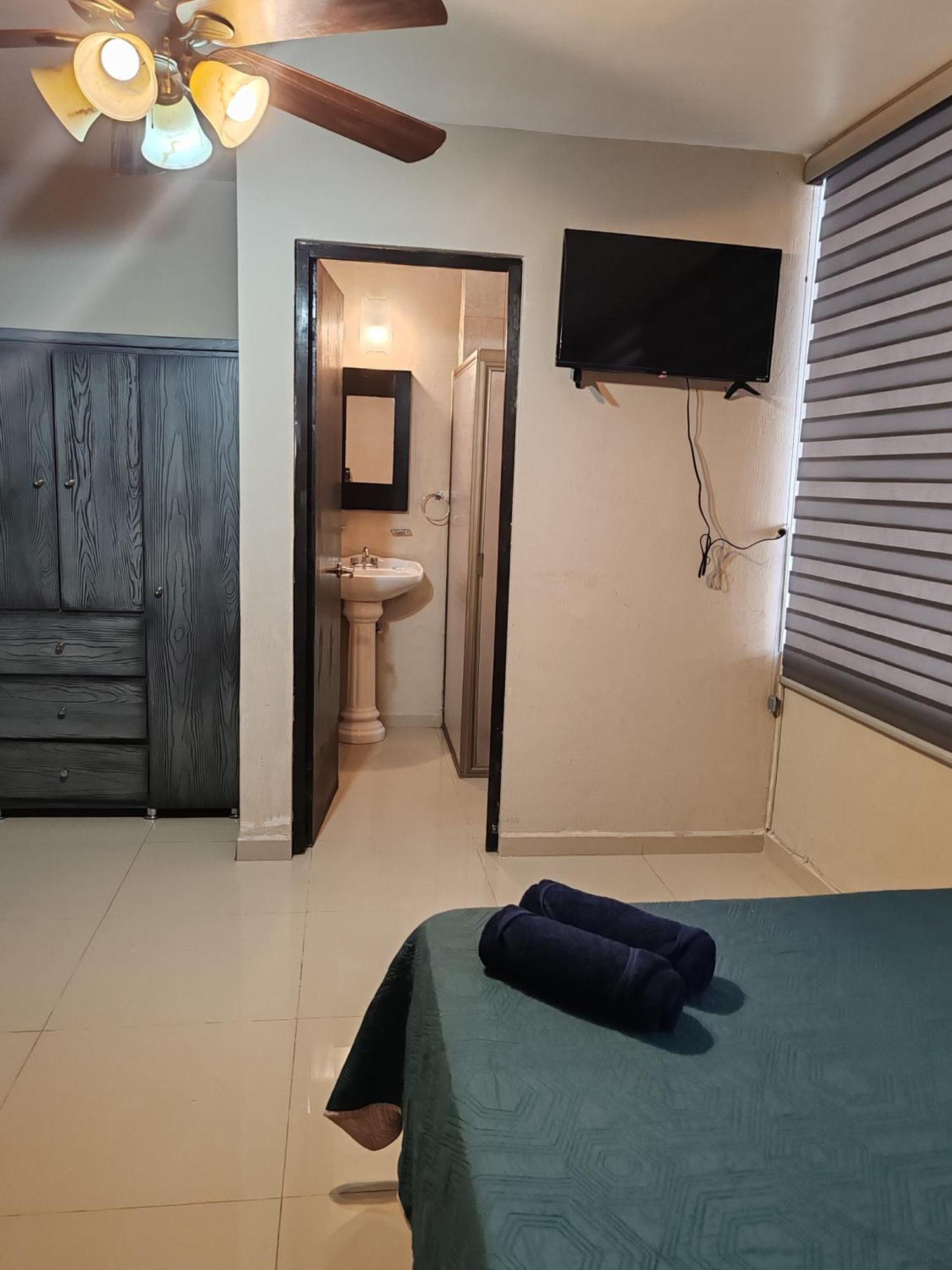 גואדלחארה Hostal Vitta מראה חיצוני תמונה